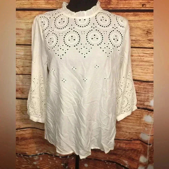 VENUS Lascana Women’s White Eyelet Top size 4 NWOT - Picture 2 of 15